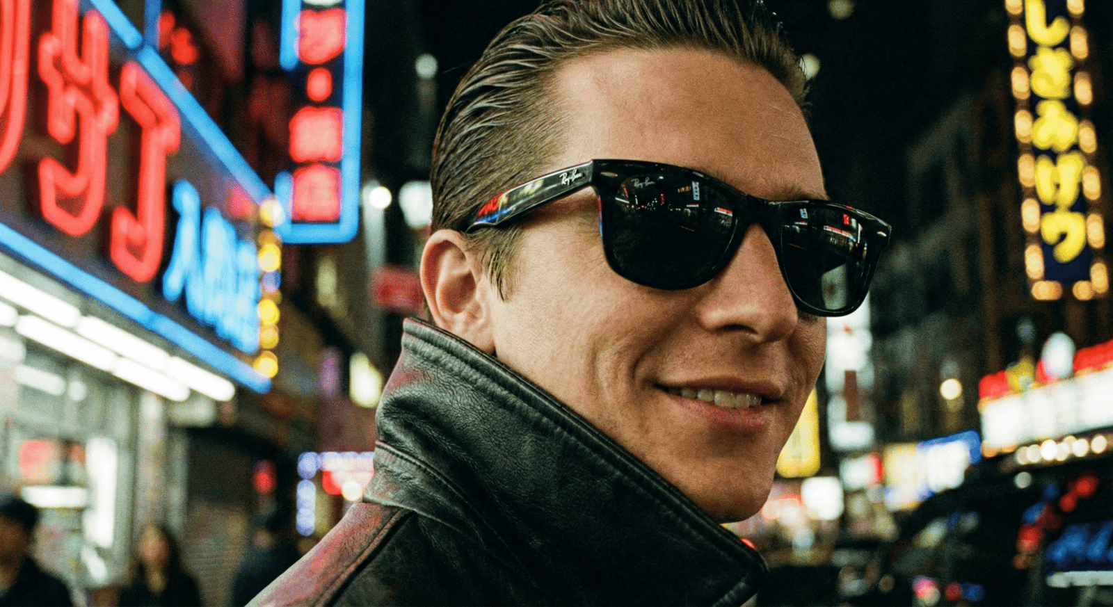 Ray-Ban Wayfarer RB4340 - Biểu tượng thời trang thập niên 50