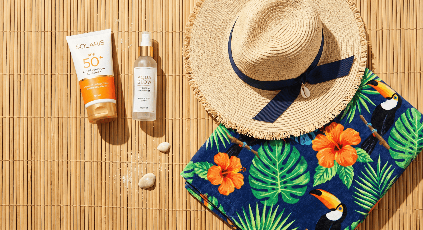 Kem chống nắng, xịt khoáng và các vật dụng chăm sóc da đi biển