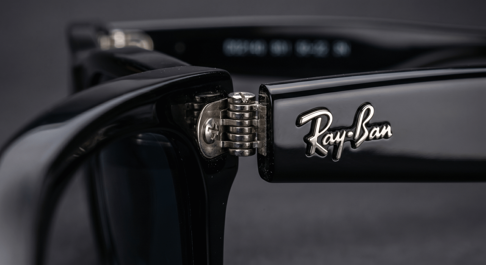 Chi tiết gọng sừng tự nhiên Light Havana của RAYBAN RB2140CO 921580
