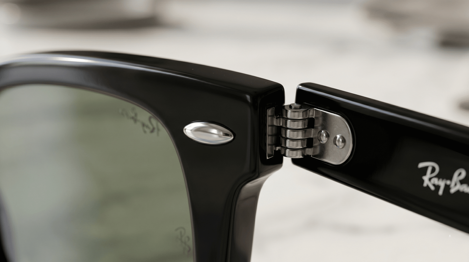 Chi tiết chất liệu acetate và màu sắc 1447B1 của kính RAYBAN RB2140F