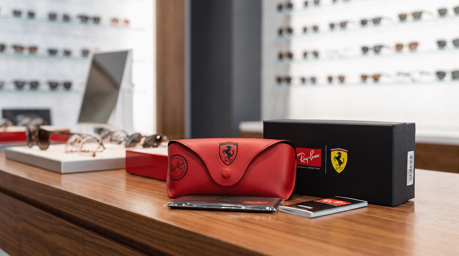 Mua kính Ferrari Scuderia FZ5001 chính hãng tại Liên Sơn Optic TP.HCM